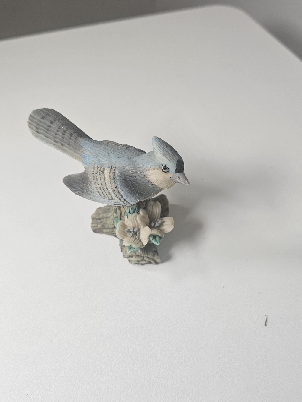 Blue Decorative Bird Figurine – Elegant Resin Bird Sculpture